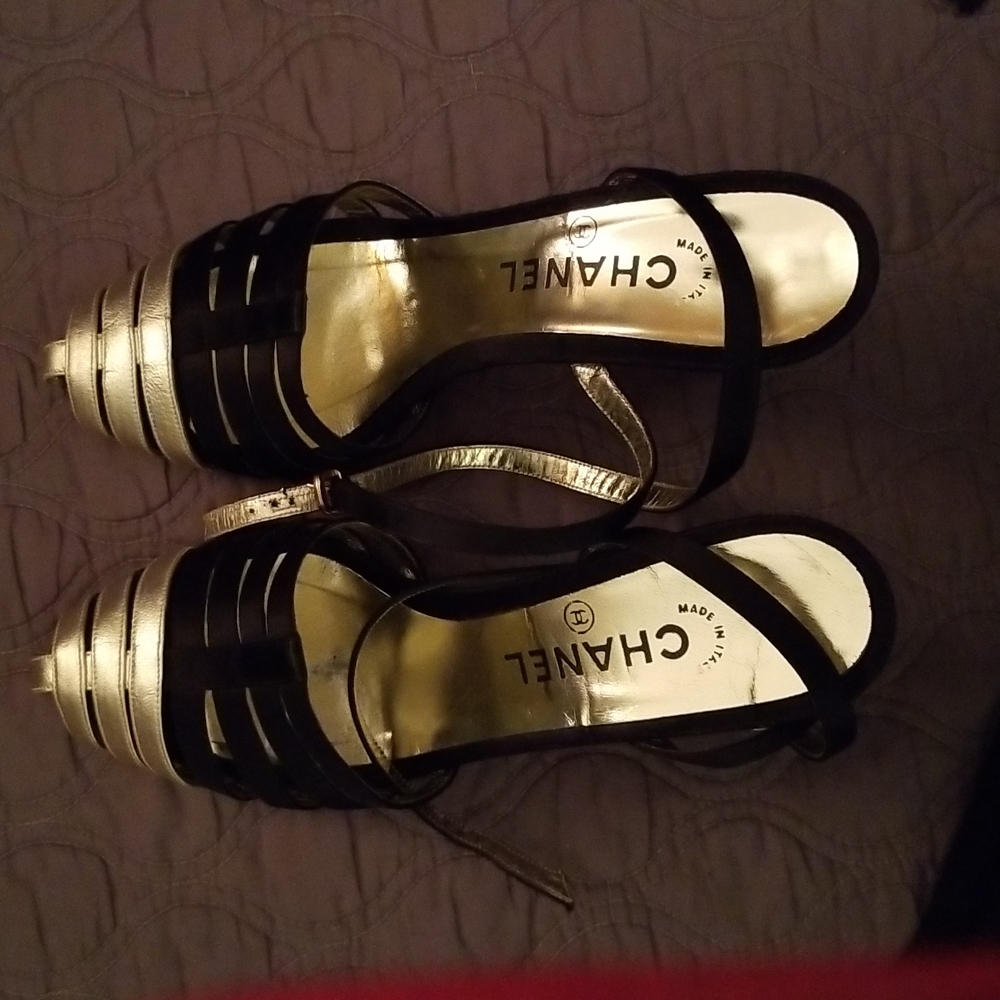 Shoe - Picture 4 of 10